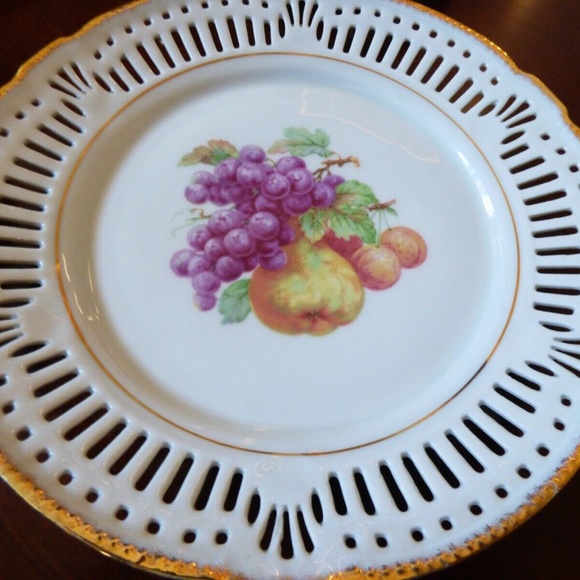 VTG Lot of 4 Schumann Germany Fruit Grape Pattern Pierced Rim 7.5" Salad Plates - Picture 3 of 12